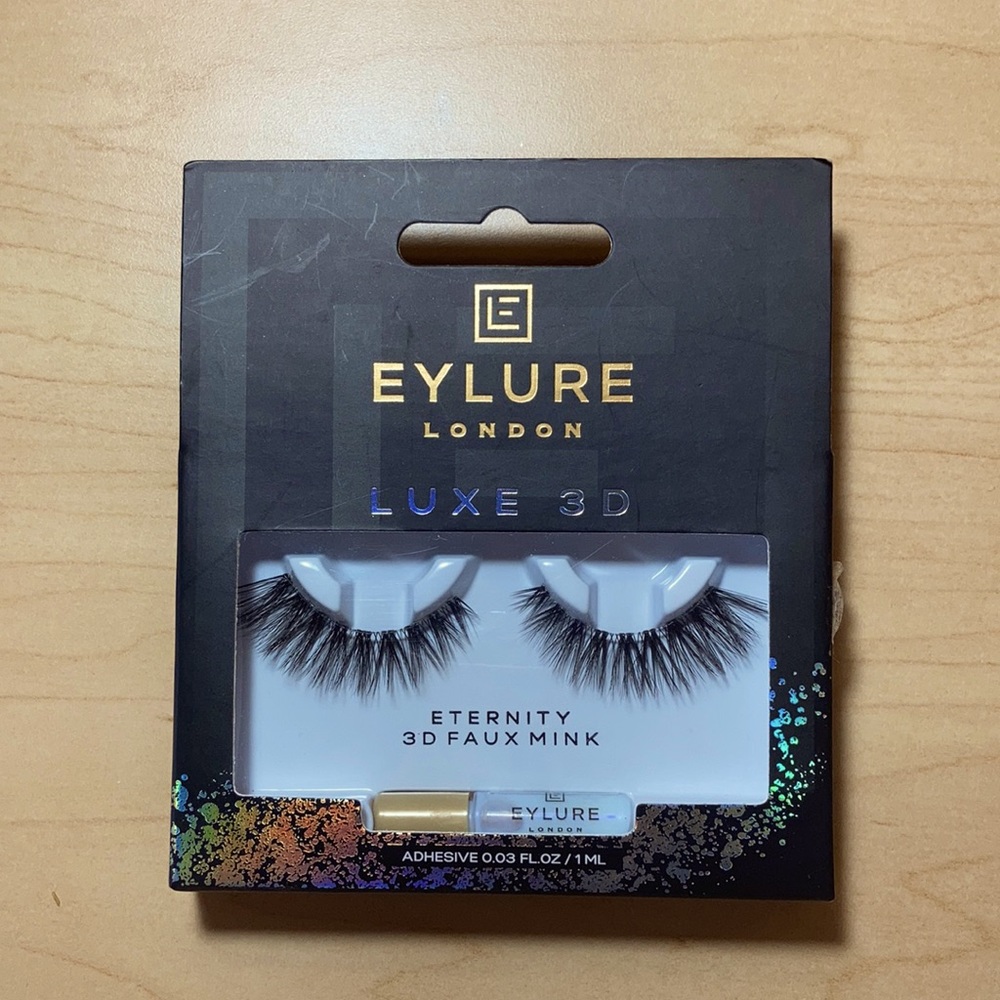 Eylure London 3D Faux Mink with adhesive inside